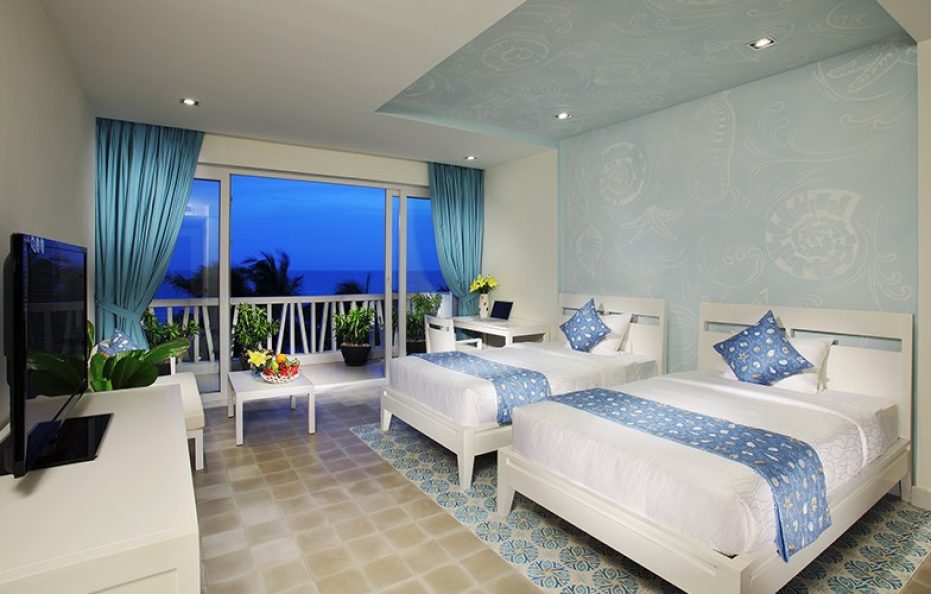 Azul hướng biển