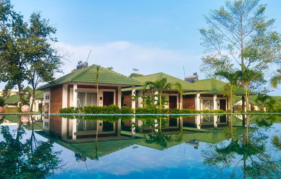 Khu đồi – Bungalow 03 khách hướng hồ bơi (Pool View Bungalow Triple)